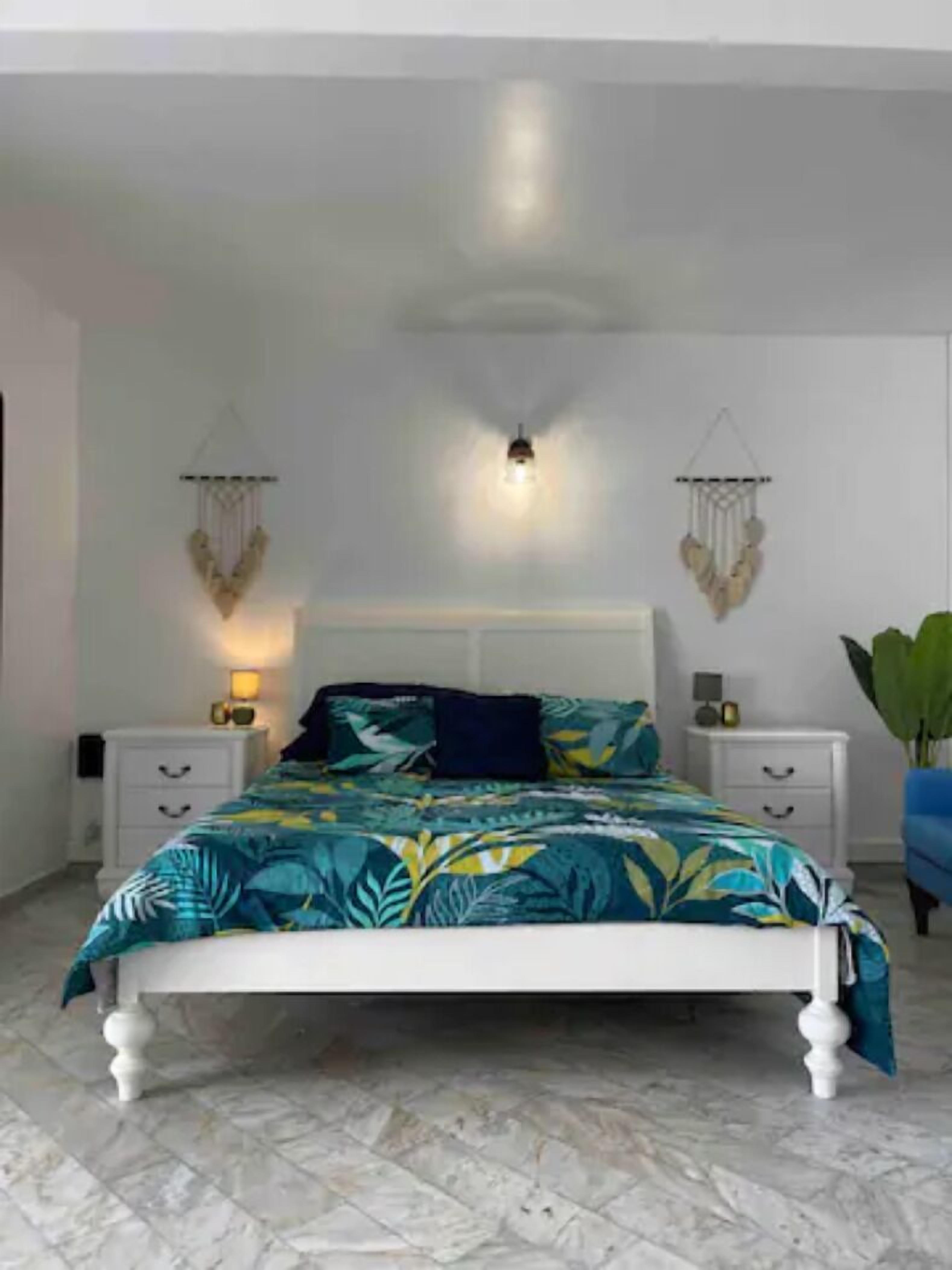 Unite 2 | Coffres-forts dans les chambres, décoration personnalisée, bureau