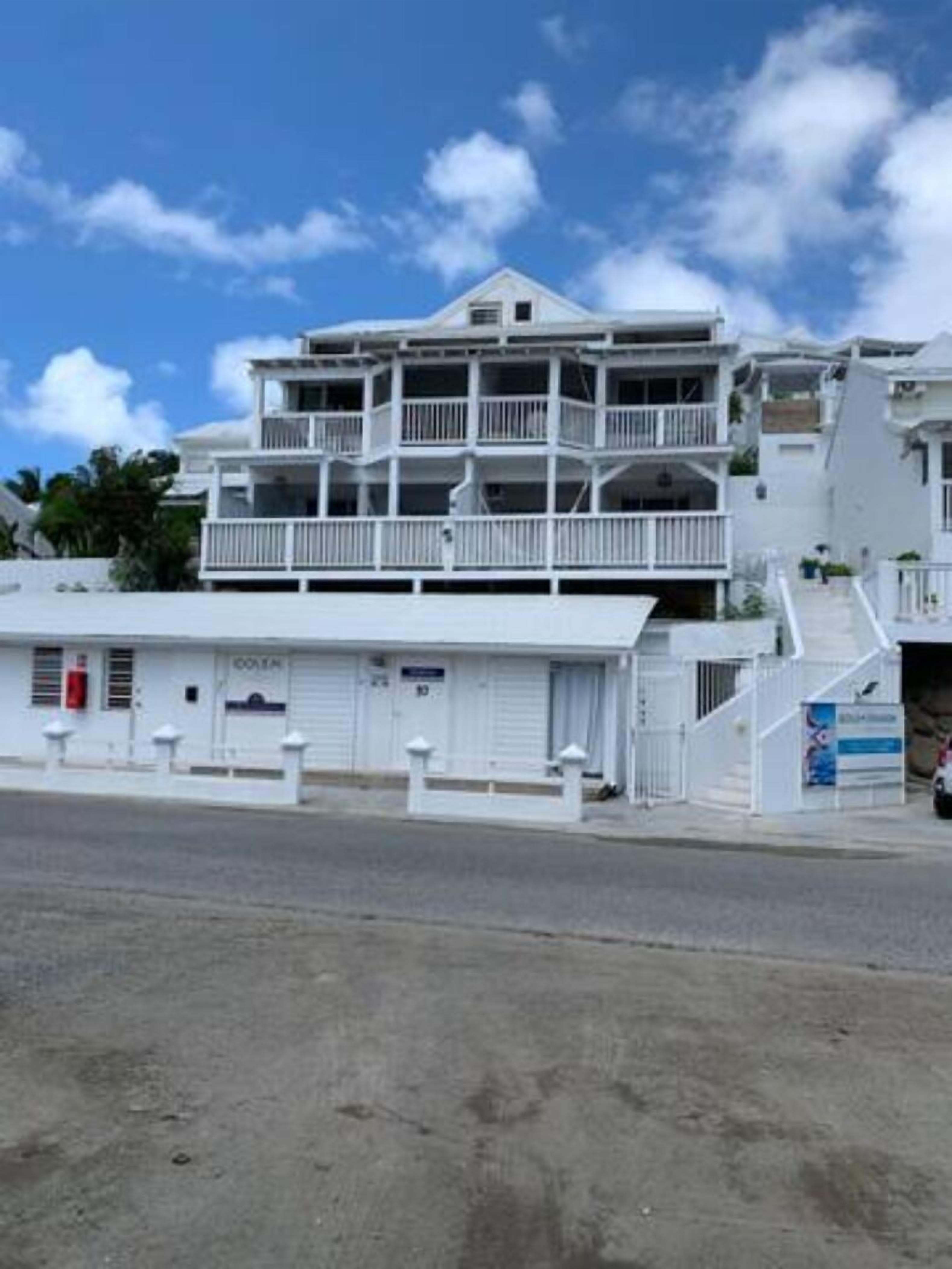 Idolem Residence, Vacation Home