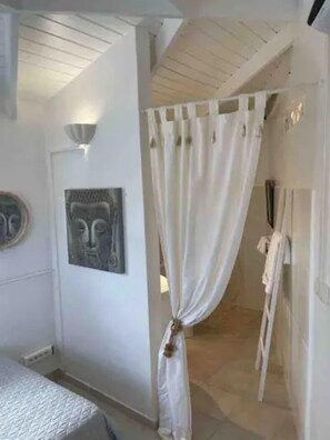 Unite 7 Bis | Bathroom - Idolem Residence, Vacation Home (Orient Bay)