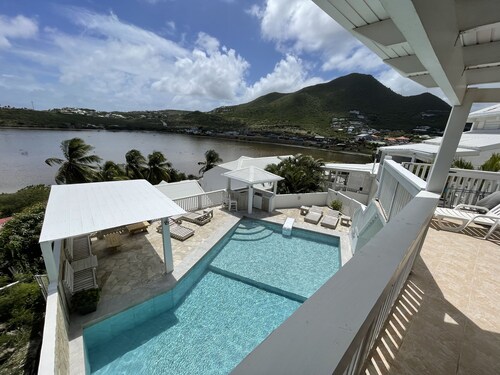 Idolem Residence, Vacation Home