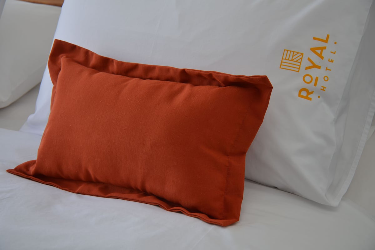 1 Schlafzimmer, hochwertige Bettwaren, Schreibtisch, kostenloses WLAN
