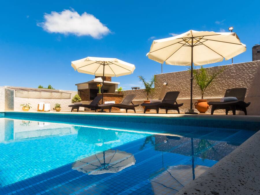 Een seizoensgebonden buitenzwembad