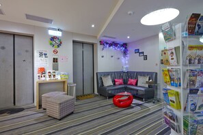 Khu tiếp khách ở sảnh