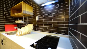 Suite (Residence Type, Breakfast for 2) | Eigene Kochnische | Kühlschrank, Wasserkocher mit Kaffee-/Teezubehör, Wasserkocher