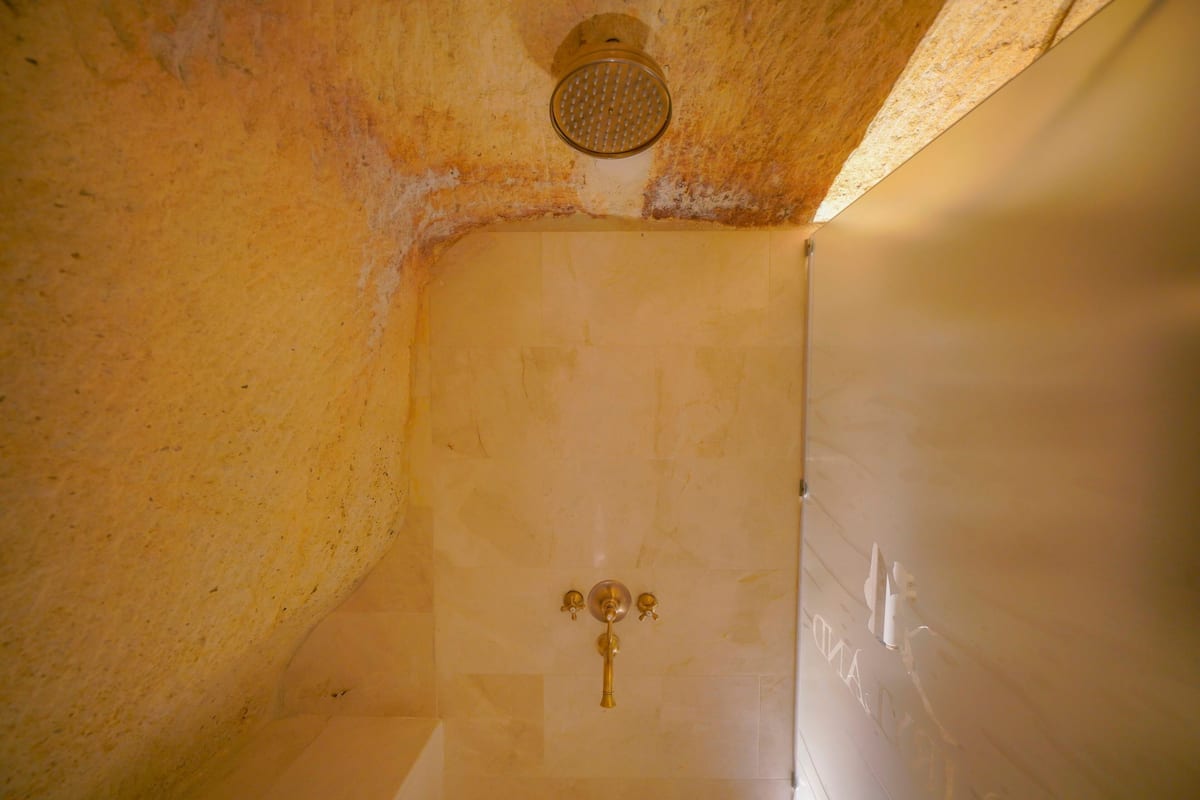 Familien-Suite | Badezimmer | Kostenlose Toilettenartikel, Haartrockner, Hausschuhe, Handtücher