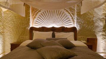 1 bedroom, premium bedding, minibar, in-room safe