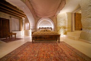 Comfort Room, 1 King Bed | Premium bedding, minibar, in-room safe, individually decorated - Fairyland Cave Hotel - Special Class (Avanos)
