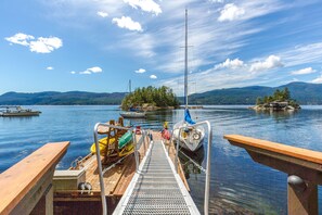 Playa privada, toallas de playa, snorkel y paseos en velero 