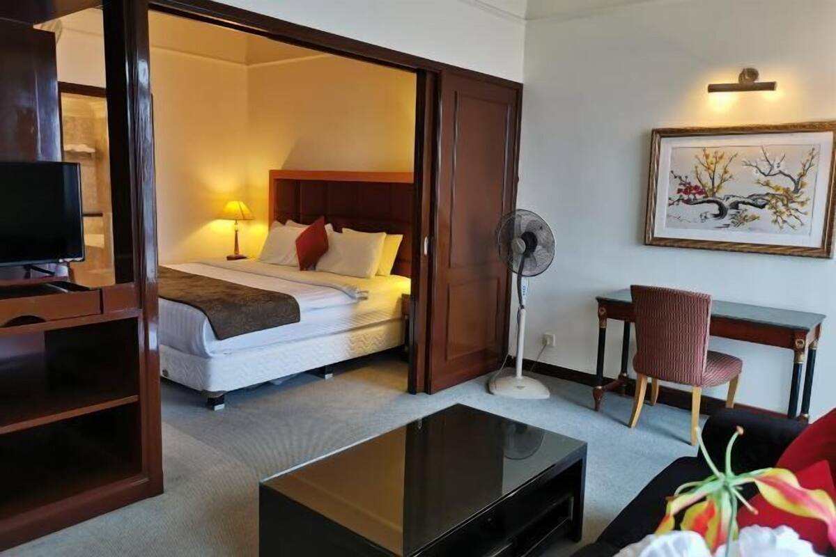 Ropa de cama de alta calidad y escritorio