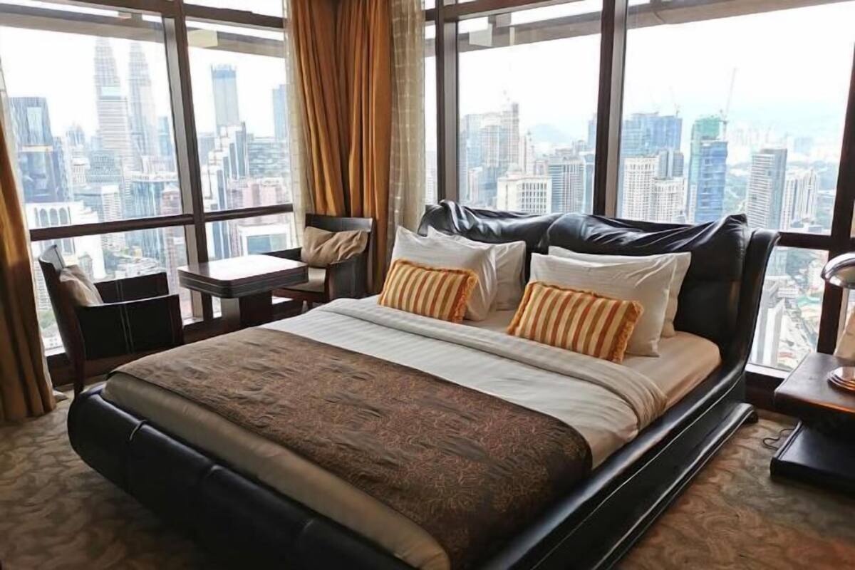 Ropa de cama de alta calidad y escritorio