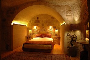 Suite, 1 Schlafzimmer | 1 Schlafzimmer, hochwertige Bettwaren, Daunenbettdecken, Zimmersafe