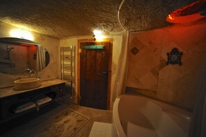 Cave Suite with Terrace | Salle de bain