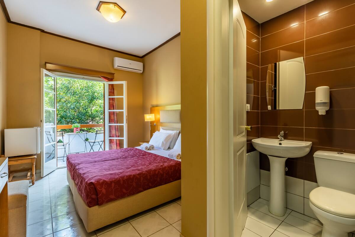 Standard Double or Twin Room | Desk, free WiFi, bed sheets