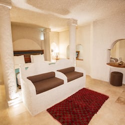 King Suit, One Double Bed, Non Smoking | 1 bilik tidur, peralatan tempat tidur premium, bar mini
