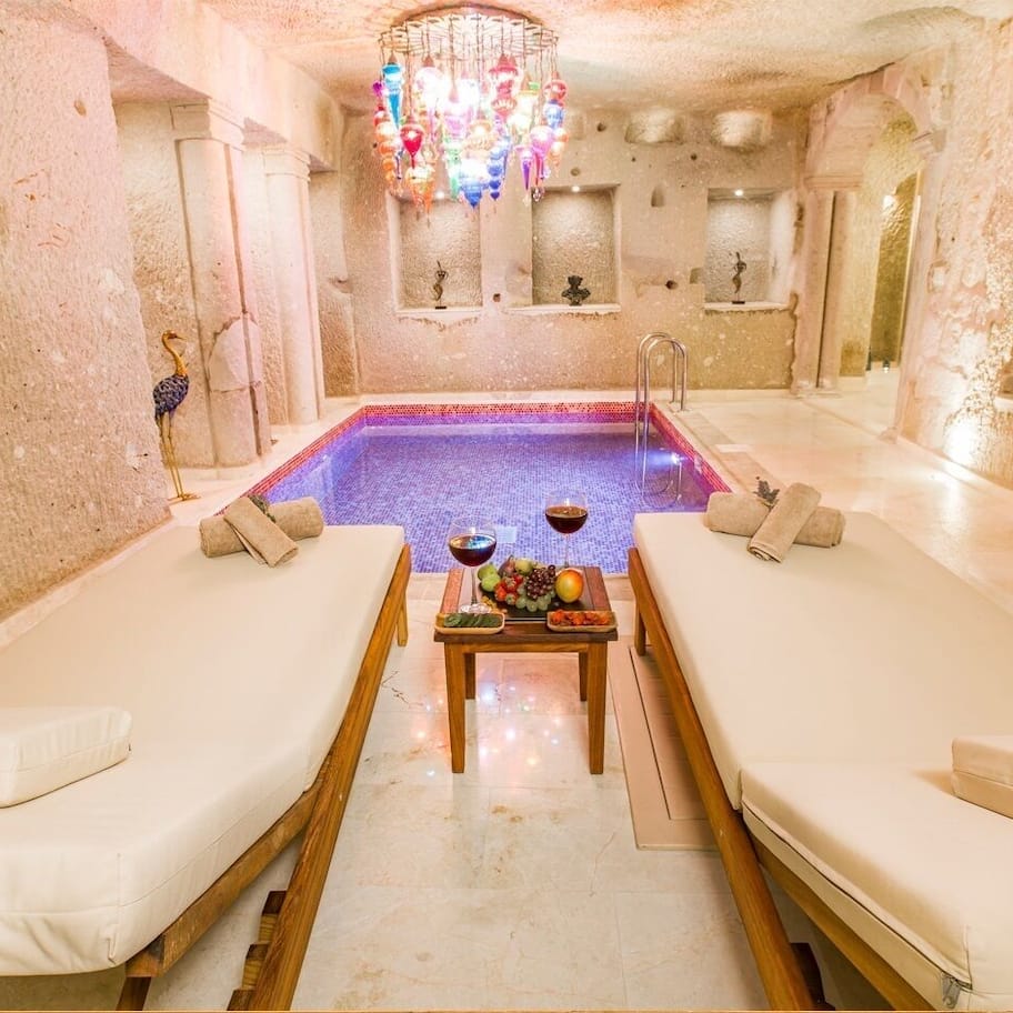 Imperial Suit, Non Smoking | Bathroom | Designer toiletries, hair dryer, slippers, heated floors
