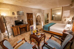 Deluxe Double Room, 1 Double Bed, Non Smoking, Courtyard View | 1 bedroom, premium bedding, minibar, in-room safe - Imperial Cave Suites & Spa (Nevsehir)