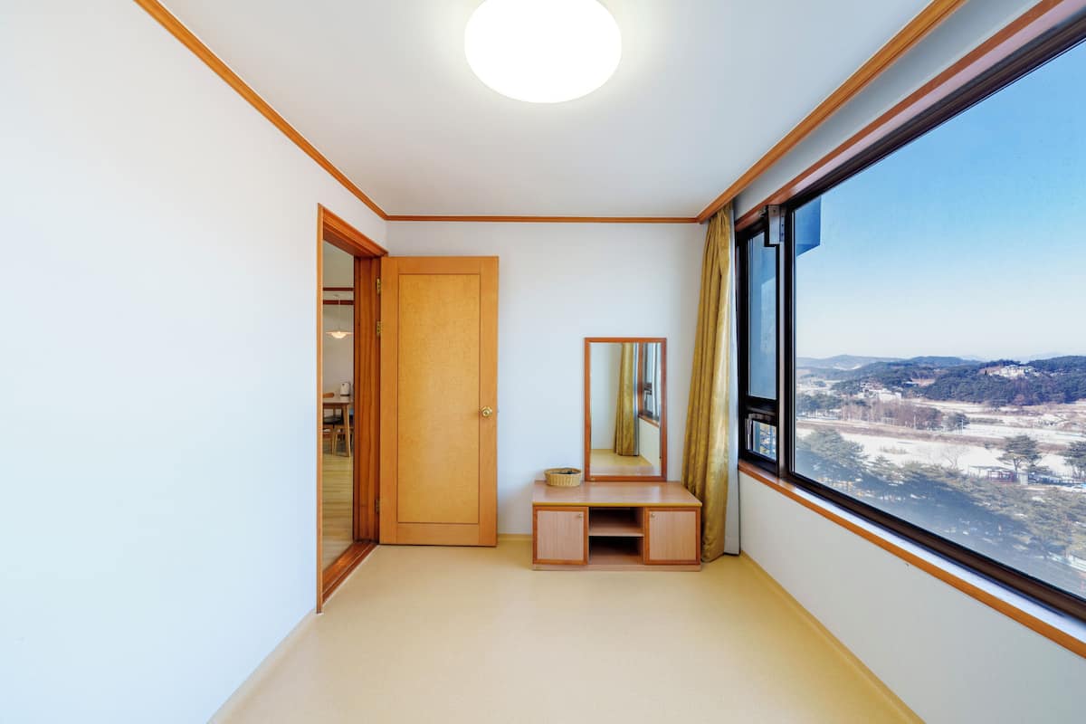 Family Room (27 pyeong) | Draps fournis