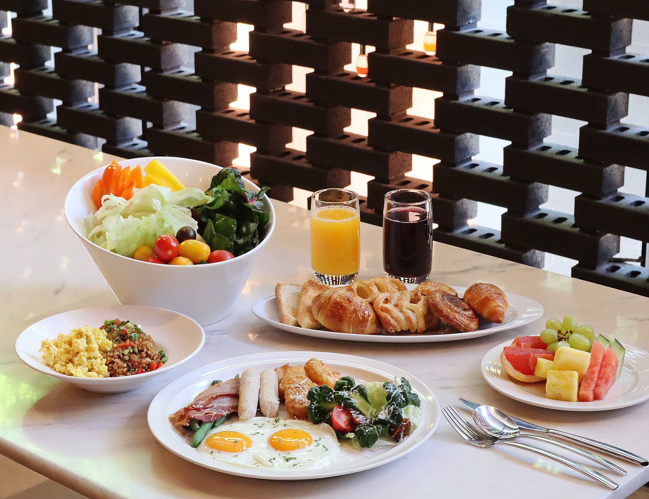 Desayuno buffet todos los días (con cargo) 