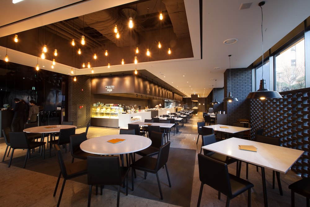 GLAD Hotel Yeouido Seoul by null