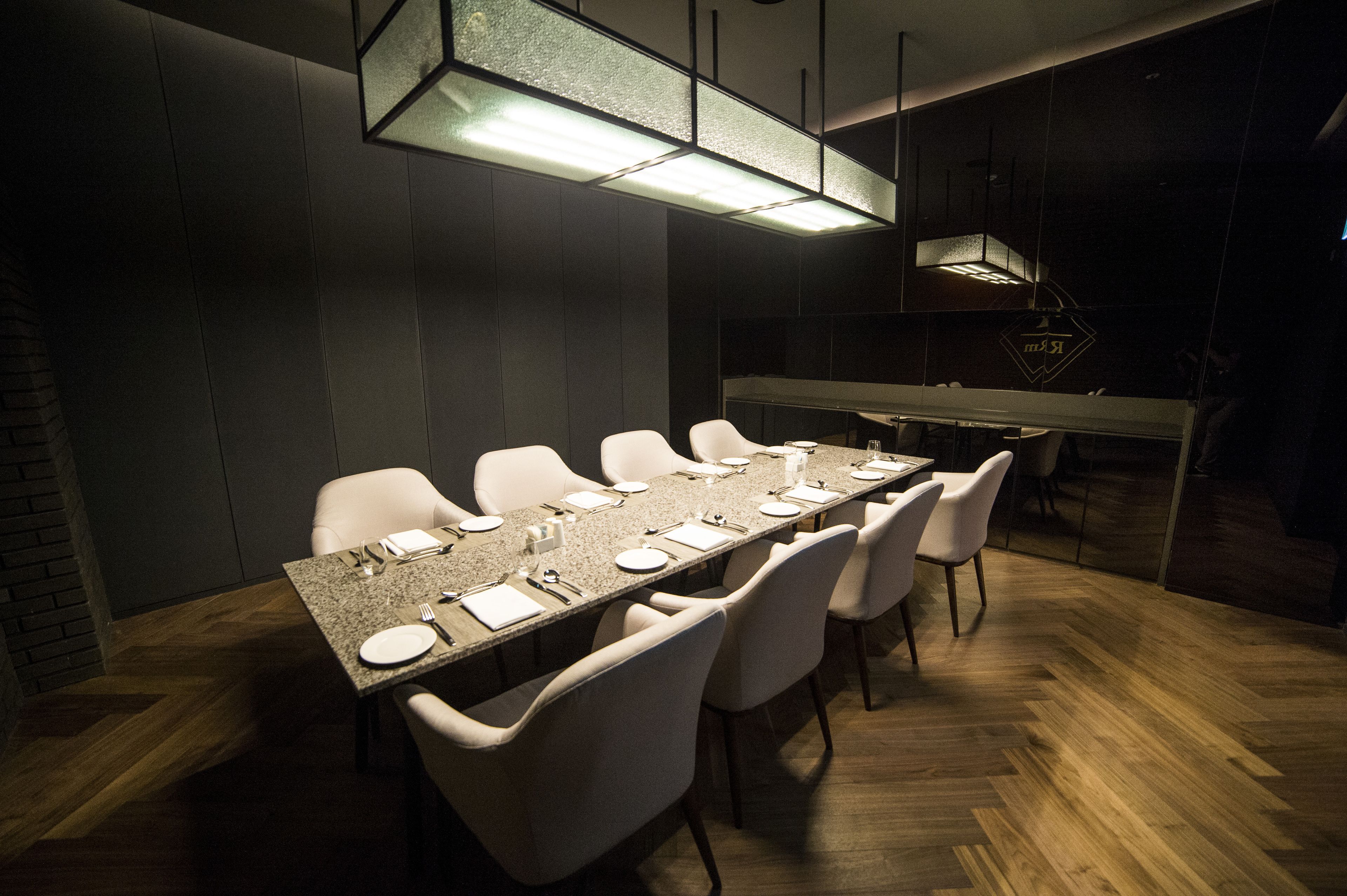 2 restaurants, breakfast, lunch, dinner served; modern european cuisine