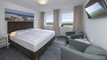 Doppelzimmer, Meerblick | Wohnbereich | Flachbildfernseher