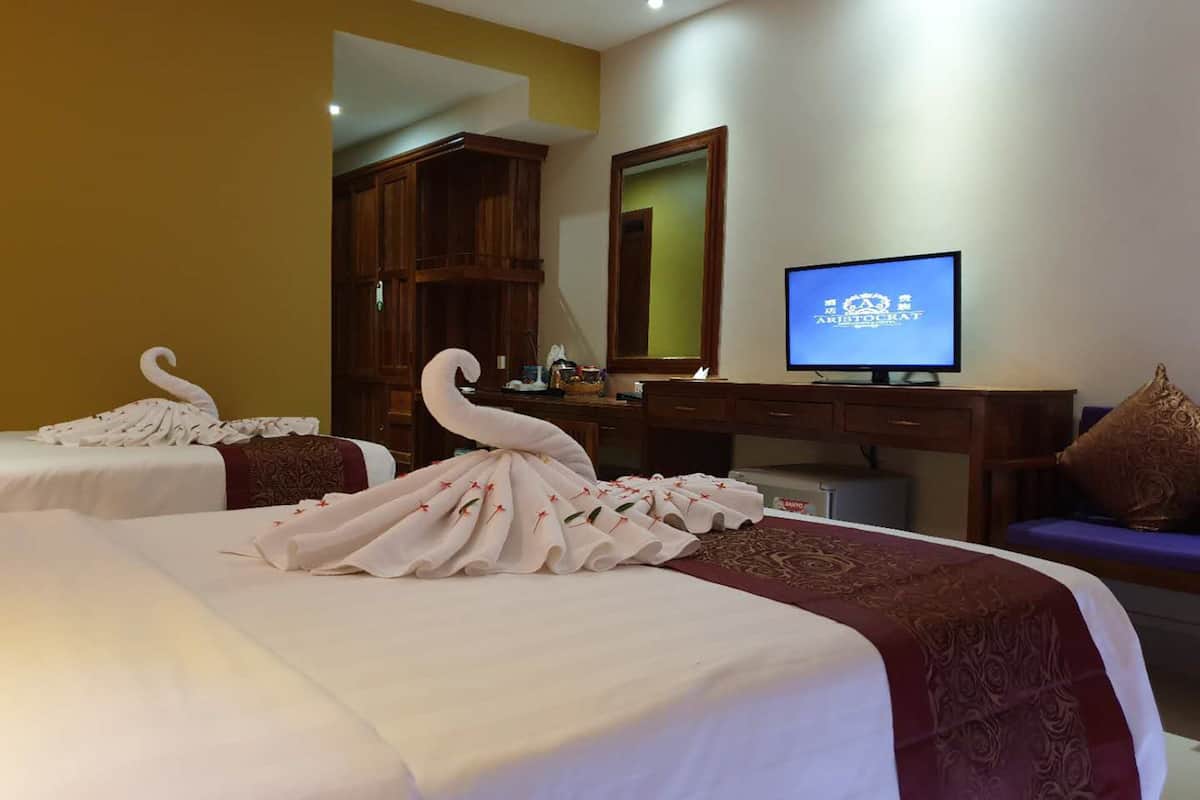 Deluxe Twin Pool View | 1 bilik tidur, peralatan tempat tidur premium, gebar bulu kapas 