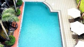 Outdoor pool, pool umbrellas