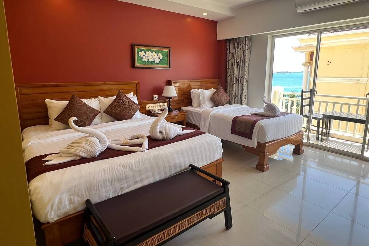 Superior Triple Room | 1 bilik tidur, peralatan tempat tidur premium, gebar bulu kapas 
