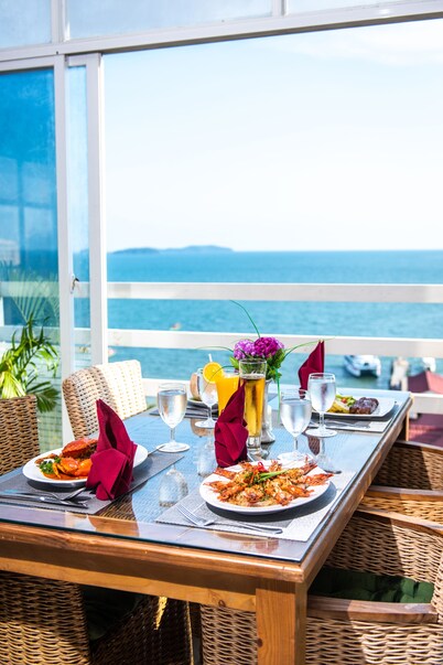 Aristocrat Residence & Hotel