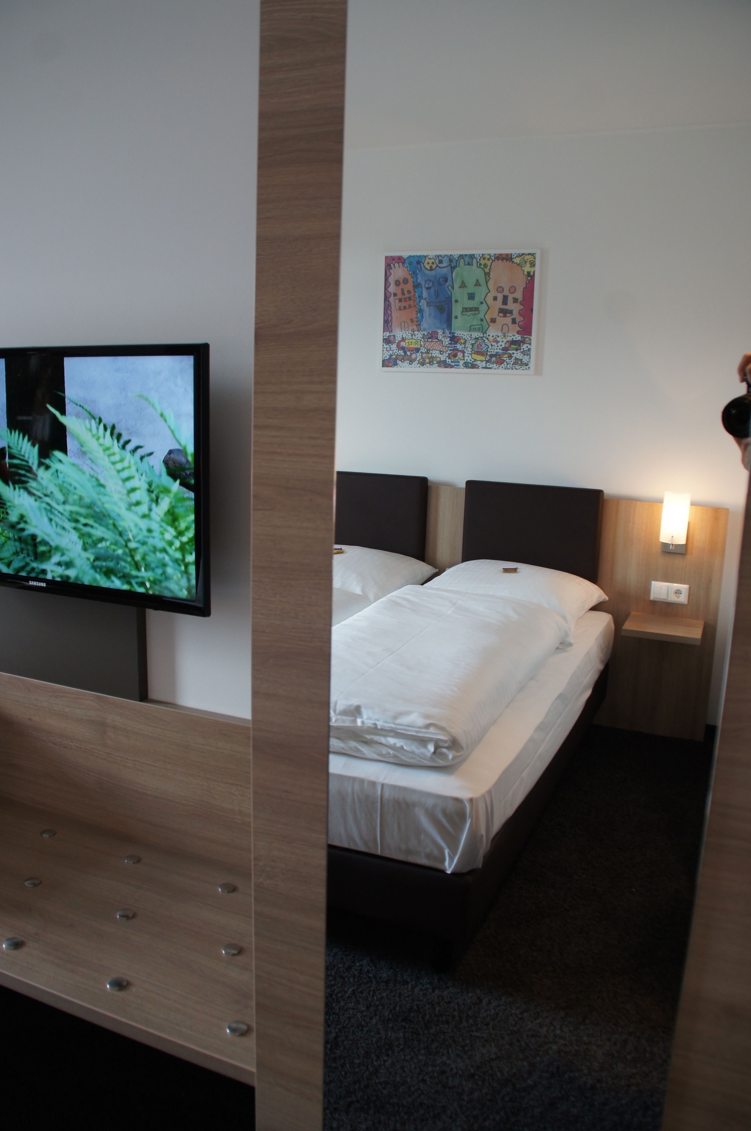 double room | hypo-allergenic bedding, in-room safe, desk, blackout curtains