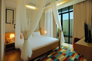 In-room safe, iron/ironing board, rollaway beds, free WiFi - Casuarina @ Meru (Ipoh)