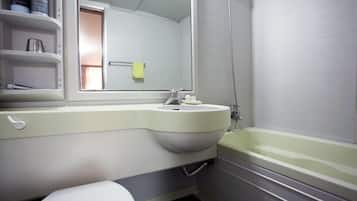 Superior Double Room | Bathroom | Combined shower/tub, free toiletries, hair dryer, bathrobes