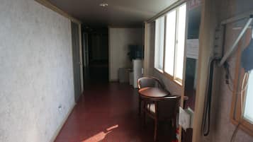 ๋ก๋น ๋ผ์ด์ง