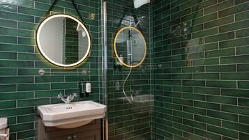 Comfort Double Room | Bathroom | Shower, hair dryer, towels