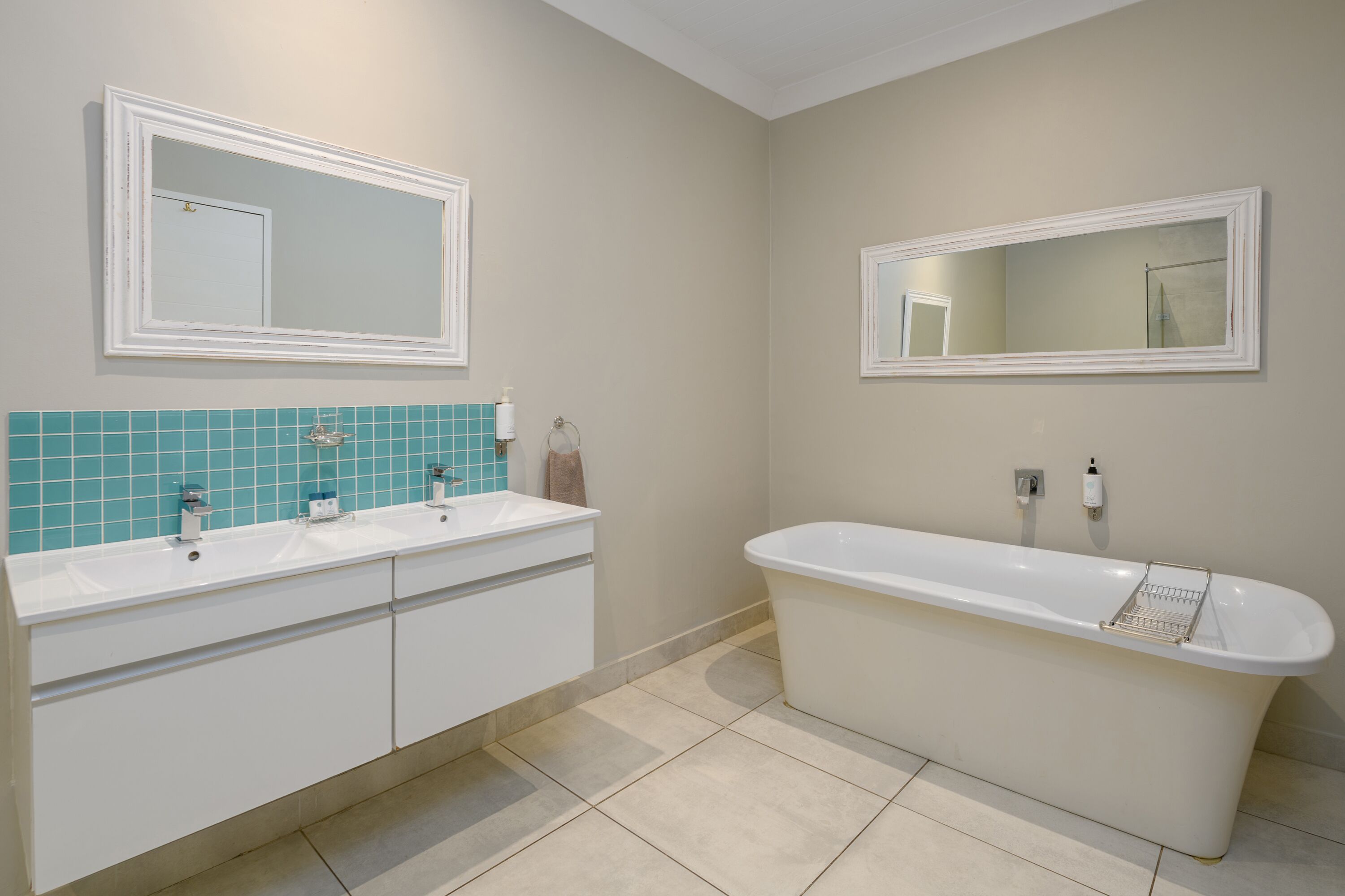 twin room with patio | bathroom | towels