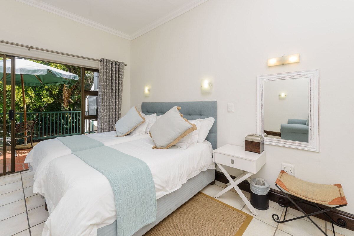 In-room safe, free WiFi, bed sheets