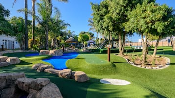 Sân golf mini
