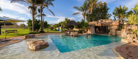 Außenpool, Liegestühle