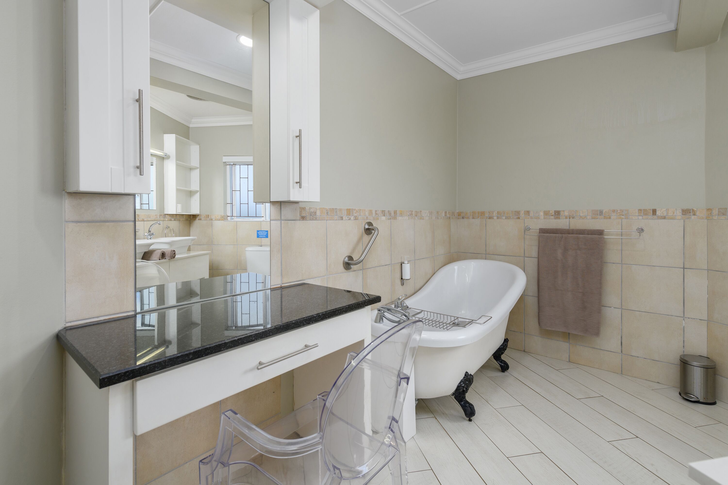 two bedroom apartment with patio | bathroom | towels