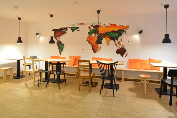 Buffet breakfast on weekends (EUR 11.5 per person) - Townside Hostel Bremen (Bremen)
