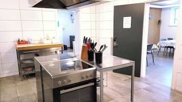 Fridge, microwave