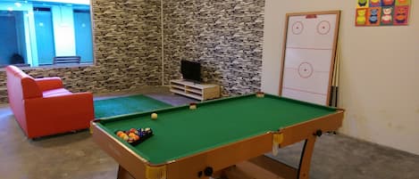 غرفة الألعاب