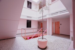 Lobby - Capital O 91279 Pink Cabana Hotel (George Town)