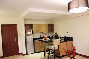 Wasserkocher mit Kaffee-/Teezubehör, Wasserkocher