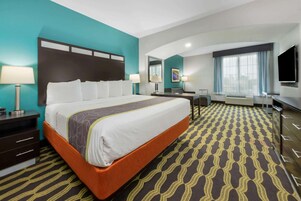 Executive Room, 1 King Bed, Non Smoking | Premium bedding, desk, laptop workspace, blackout drapes