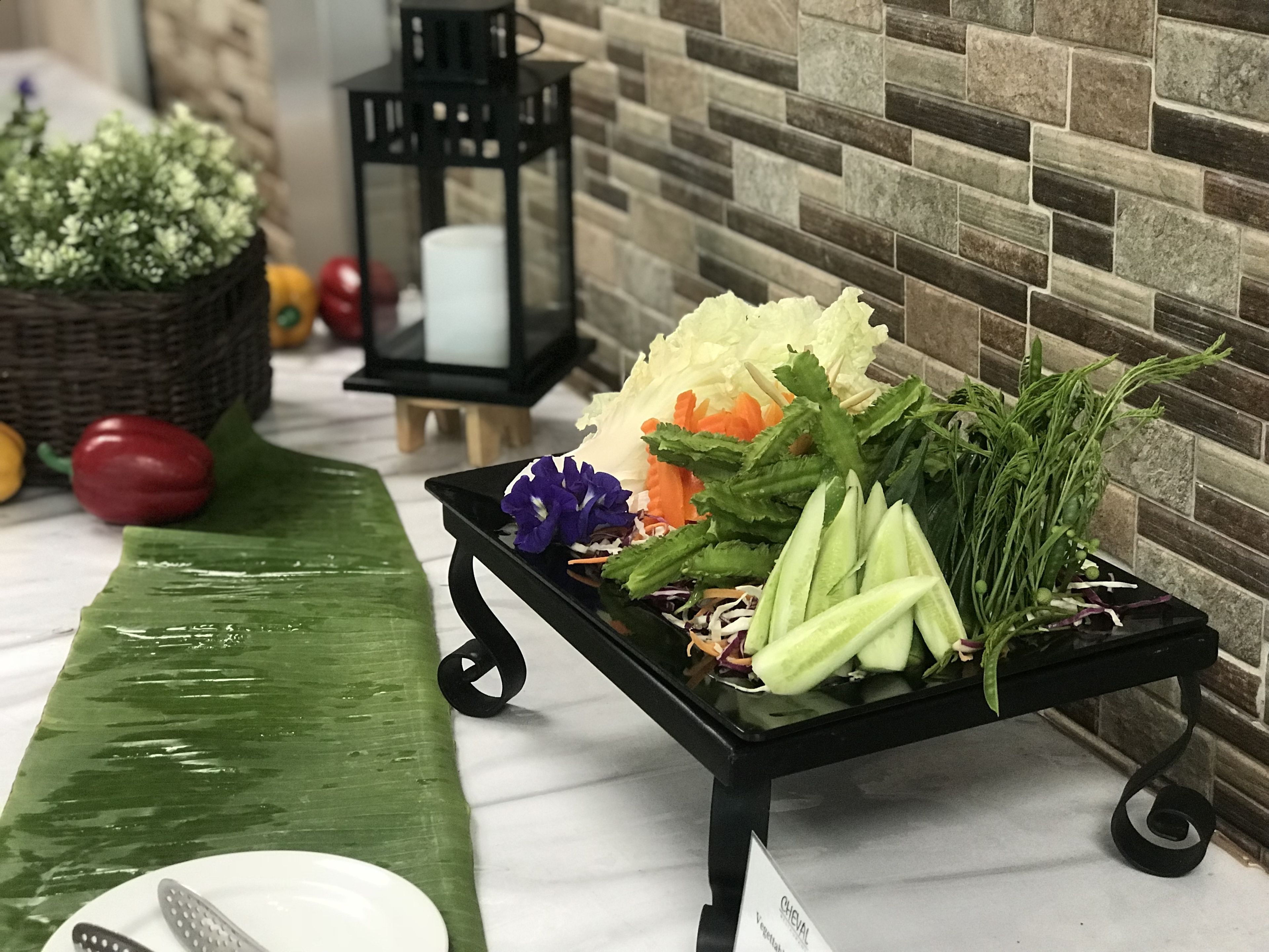 daily buffet breakfast (thb 290 per person)