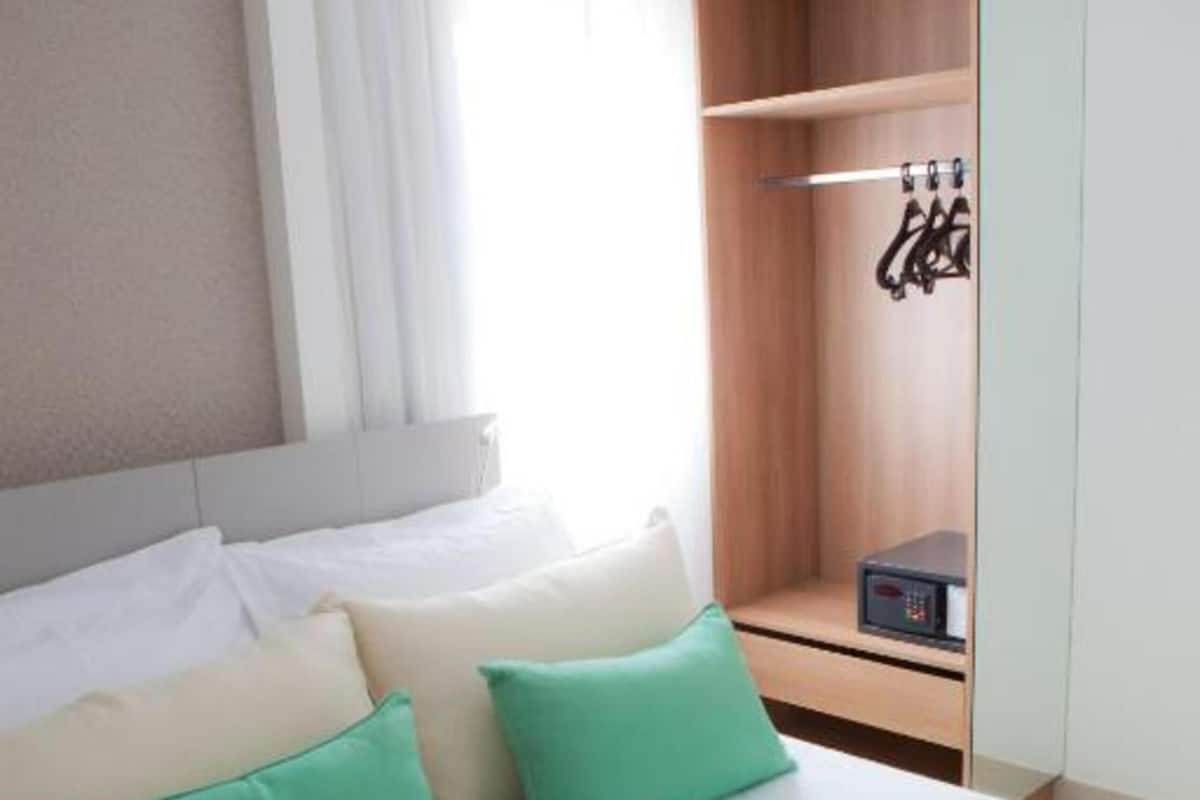 Minibar, caja de seguridad en la habitación, escritorio y wifi gratis