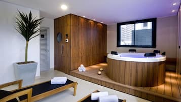 室內 Spa 池