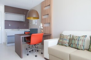 위성 채널 시청이 가능한 45인치 TV