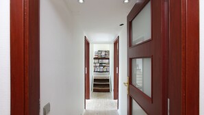 Hallway - Copenhagen Houseboat (Copenhagen)